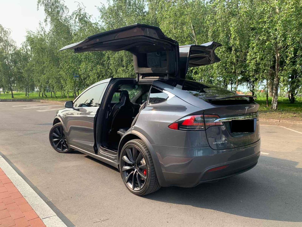 Tesla Model X - фото 33