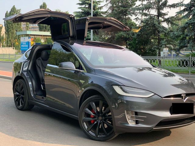 Tesla Model X - зображення 1
