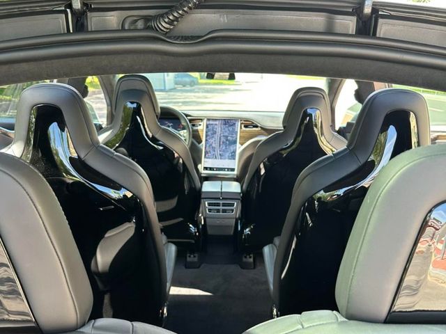 Tesla Model X - зображення 3
