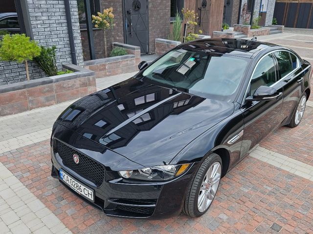 Jaguar XE - зображення 4