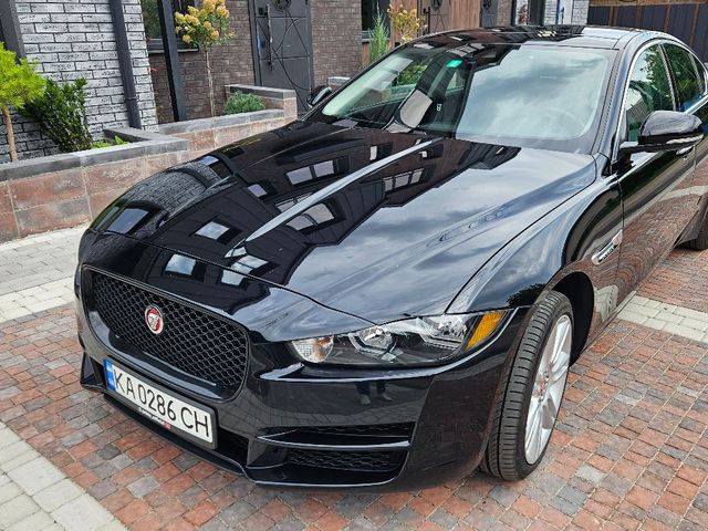Jaguar XE - фото 4