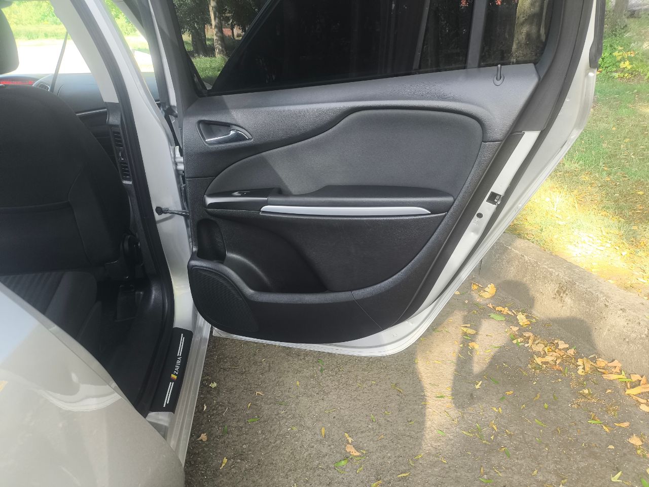 Opel Zafira - фото 33