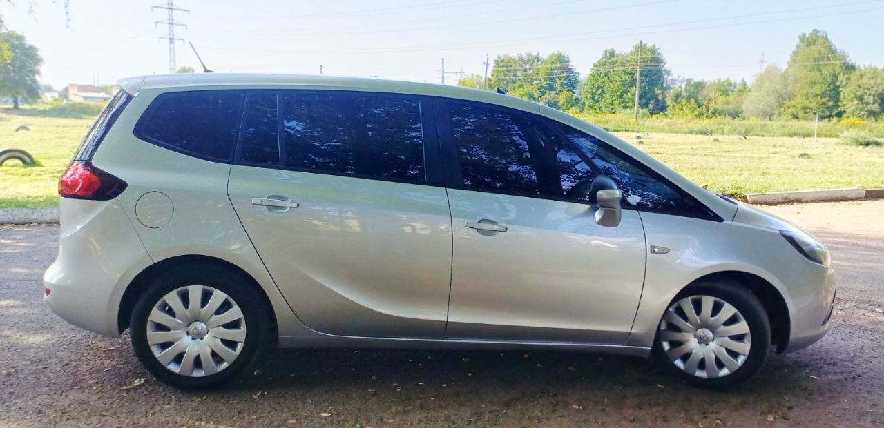 Opel Zafira - фото 8