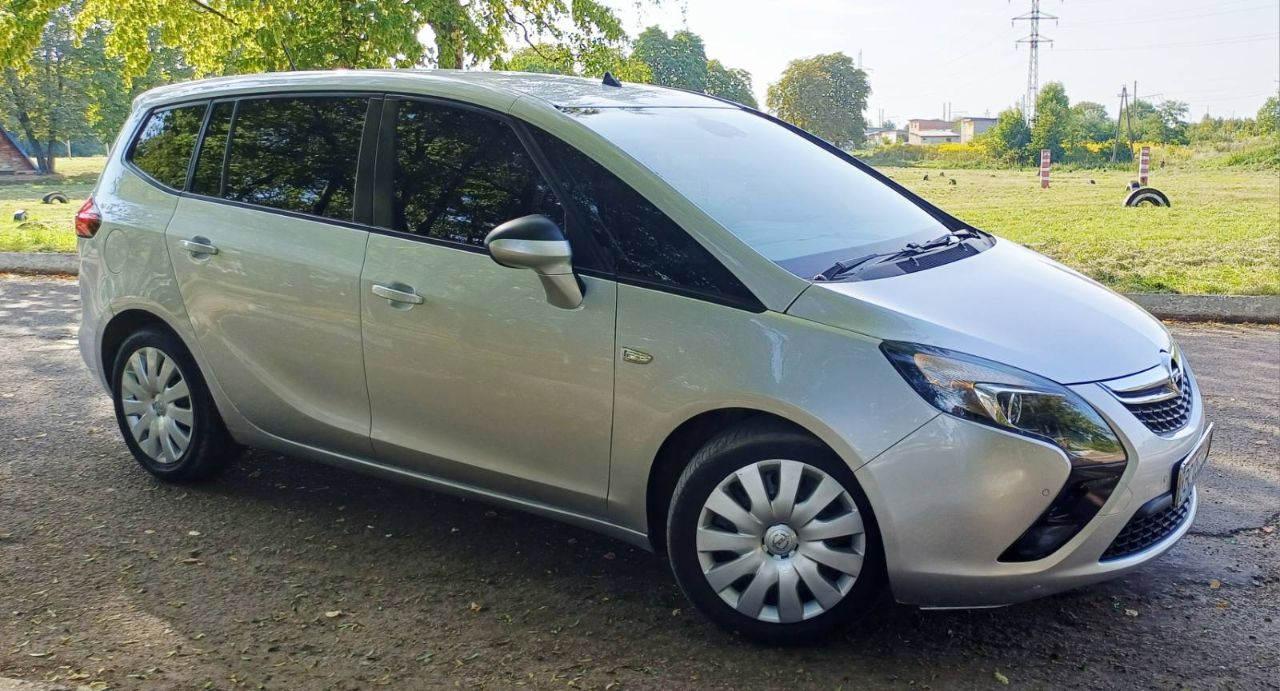 Opel Zafira - фото 9