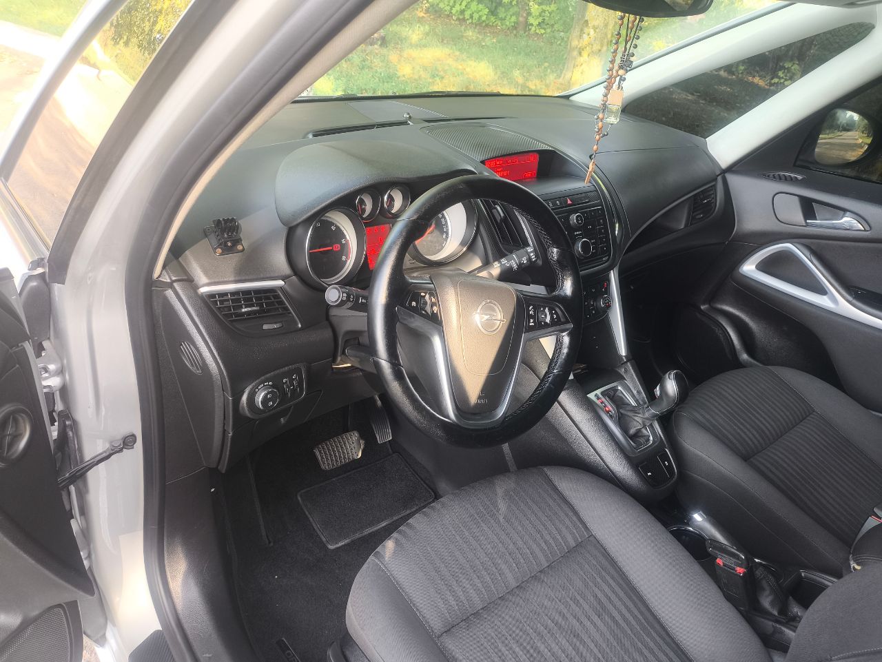 Opel Zafira - фото 24