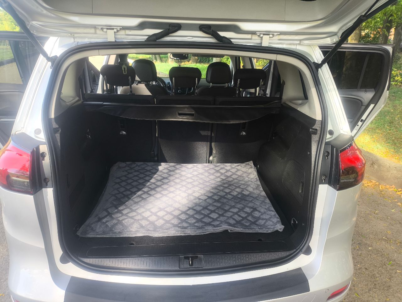 Opel Zafira - фото 32