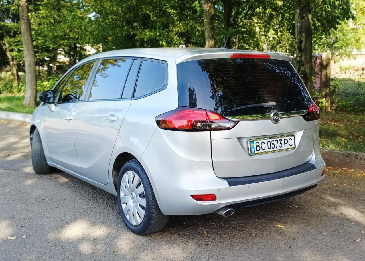 Opel Zafira - фото 11