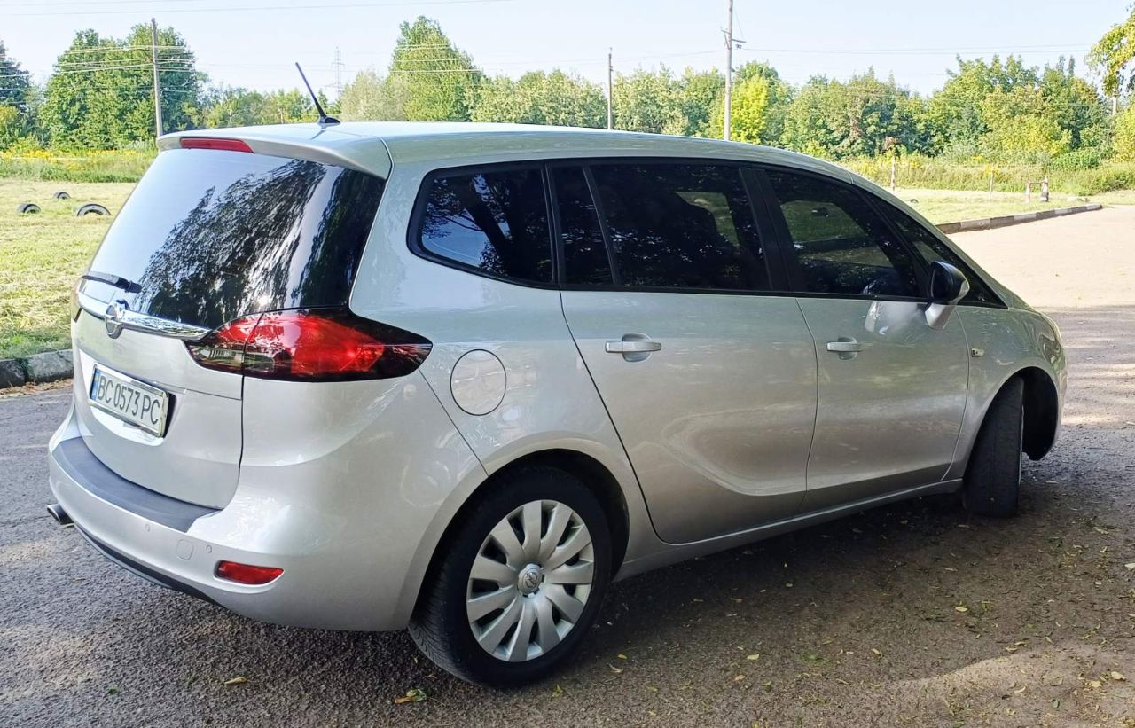 Opel Zafira - фото 13
