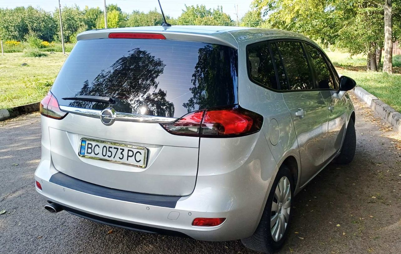 Opel Zafira - фото 14