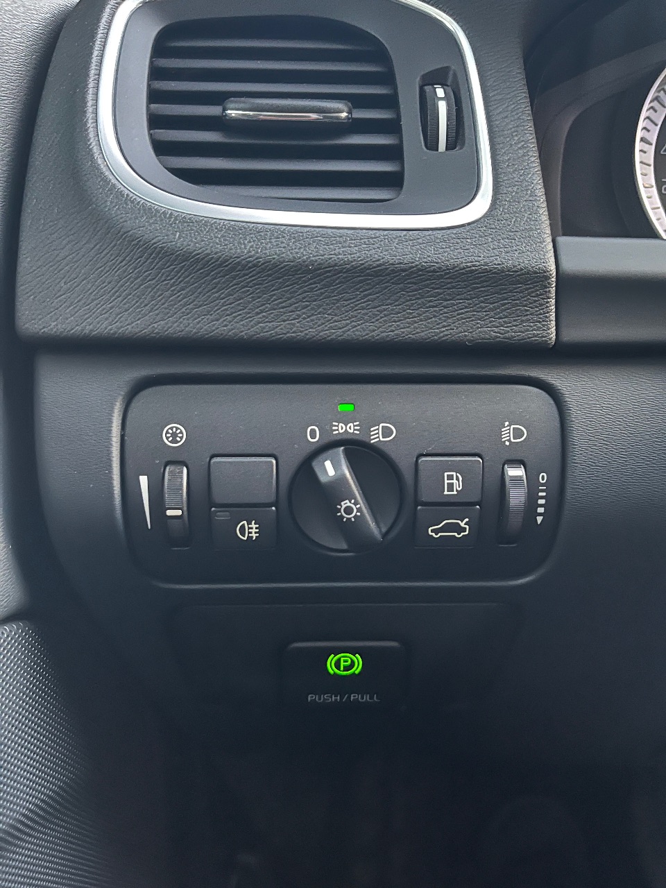 Volvo V60 - фото 16