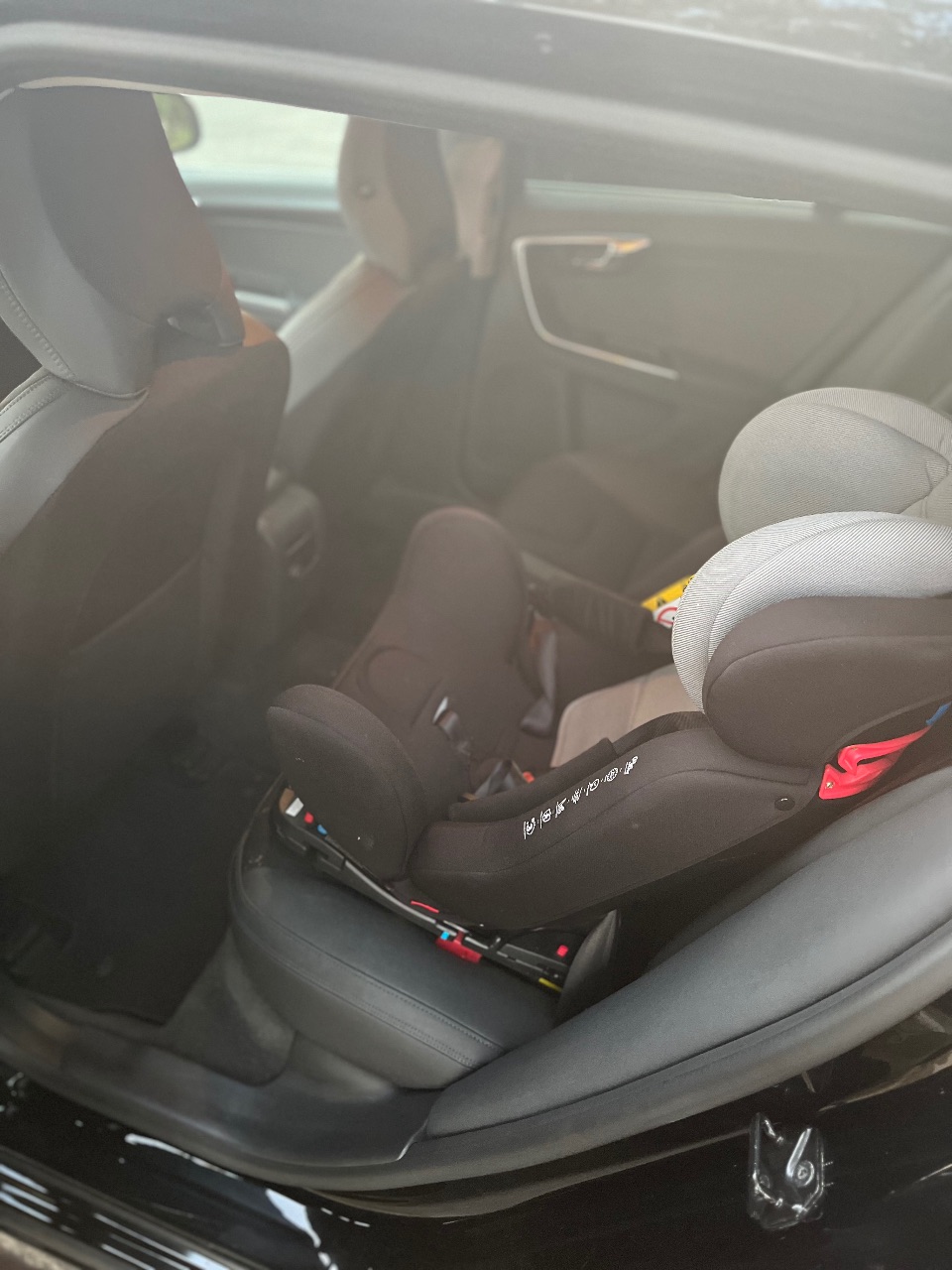 Volvo V60 - фото 8