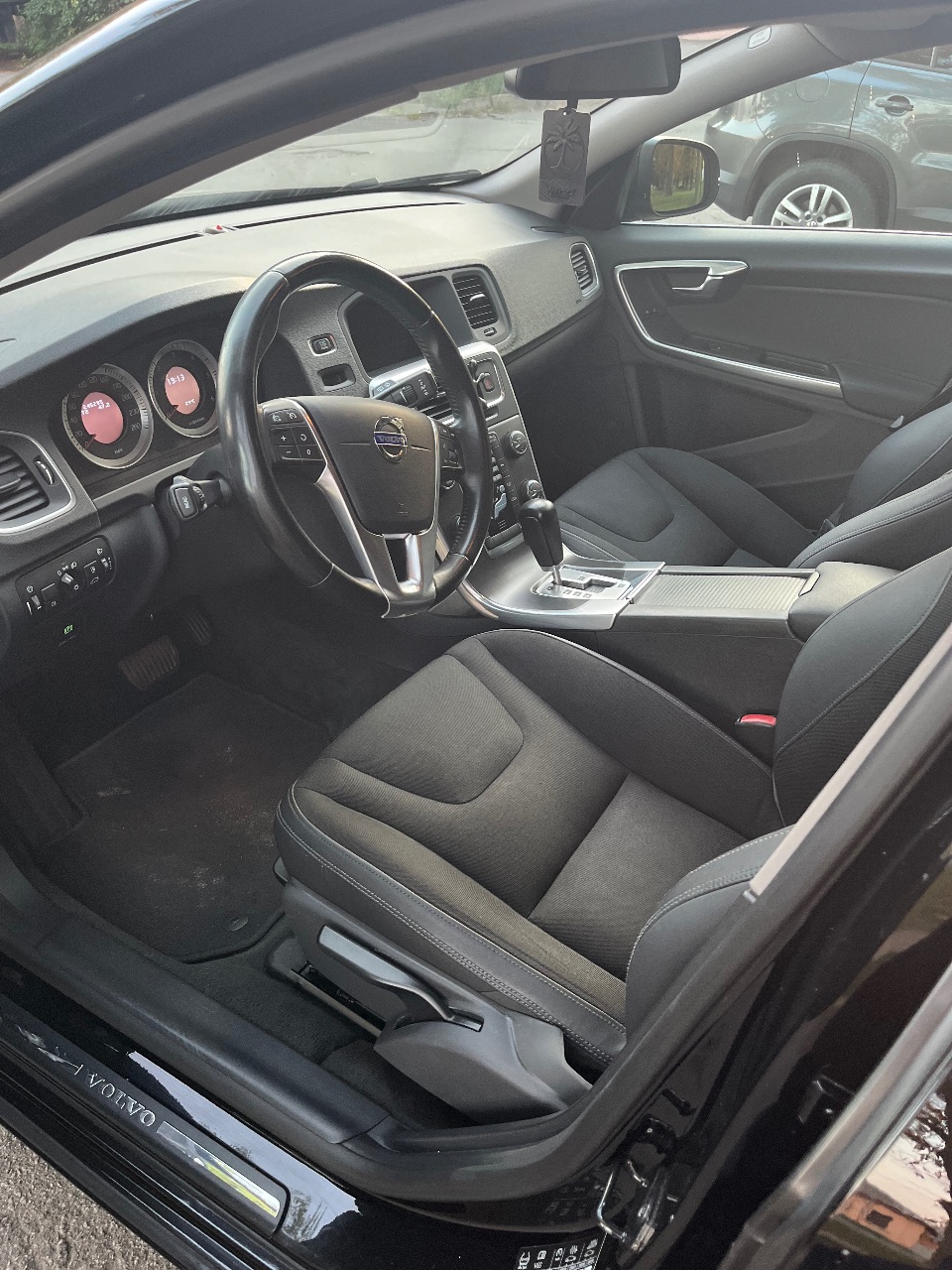 Volvo V60 - фото 6