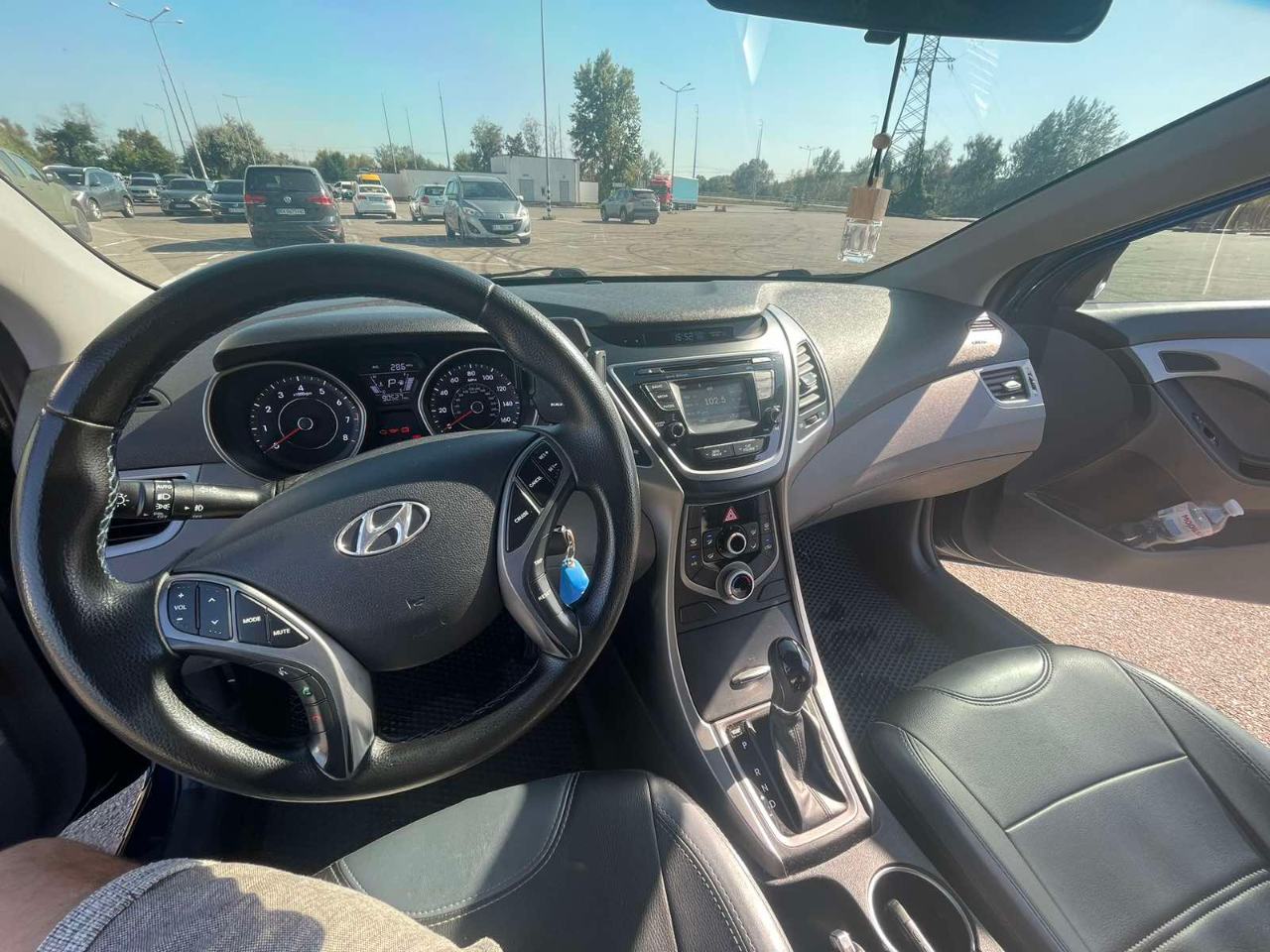 Hyundai Elantra - фото 5