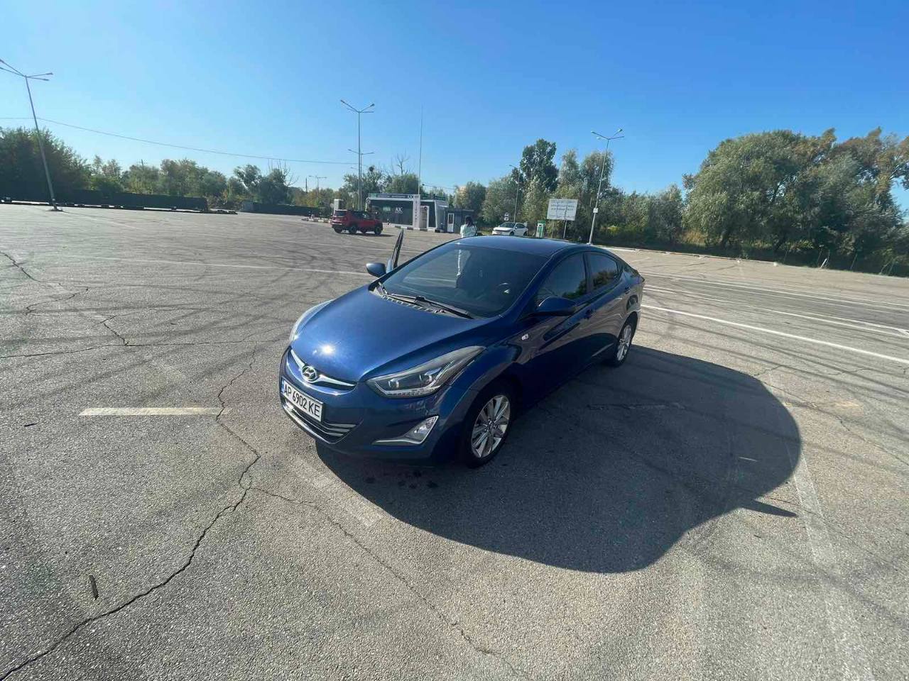 Hyundai Elantra - фото 1