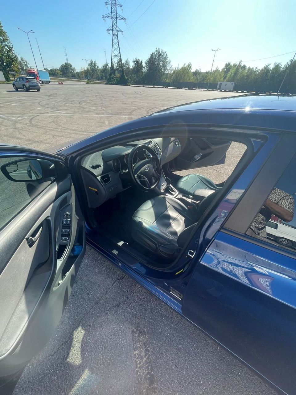 Hyundai Elantra - фото 7