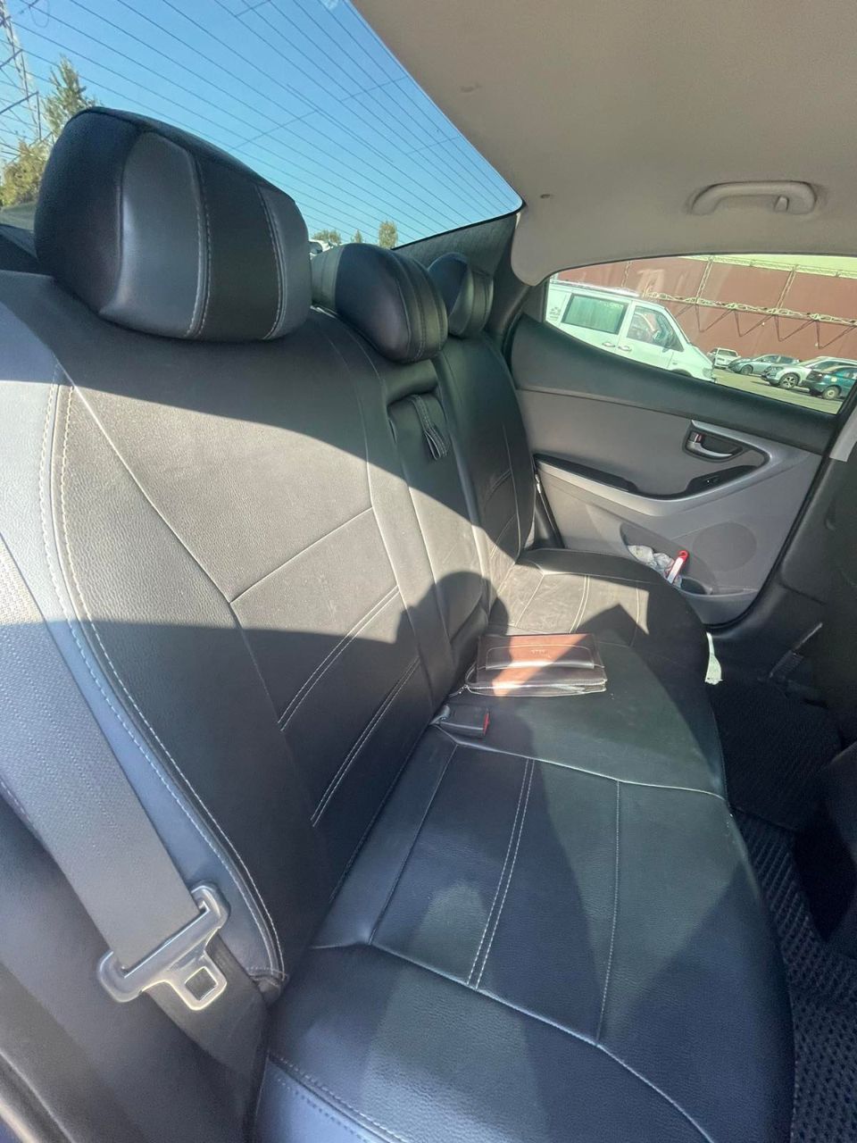 Hyundai Elantra - фото 12