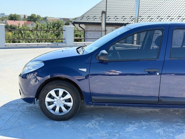 Dacia Sandero - фото 3