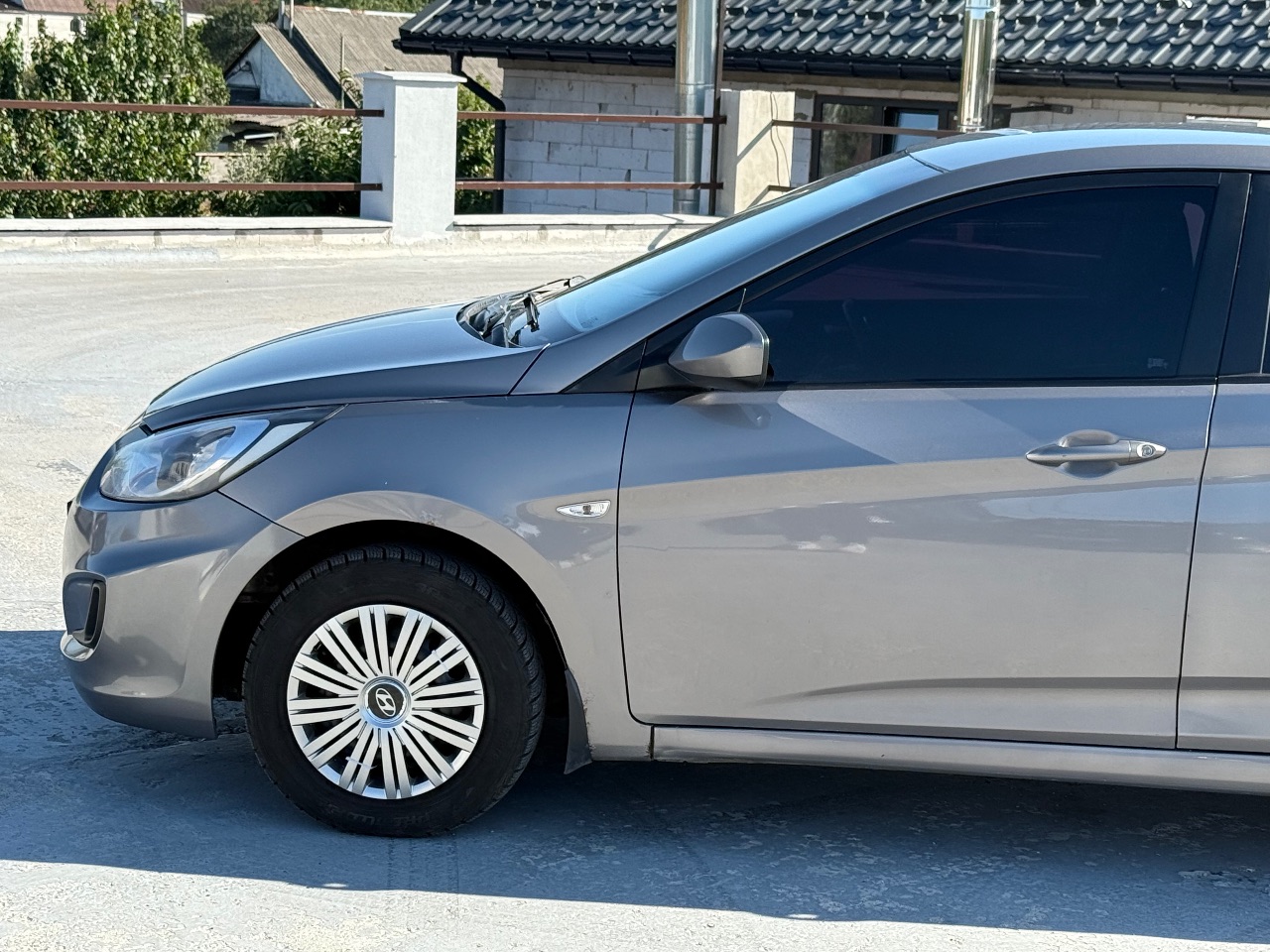 Hyundai Accent - фото 3