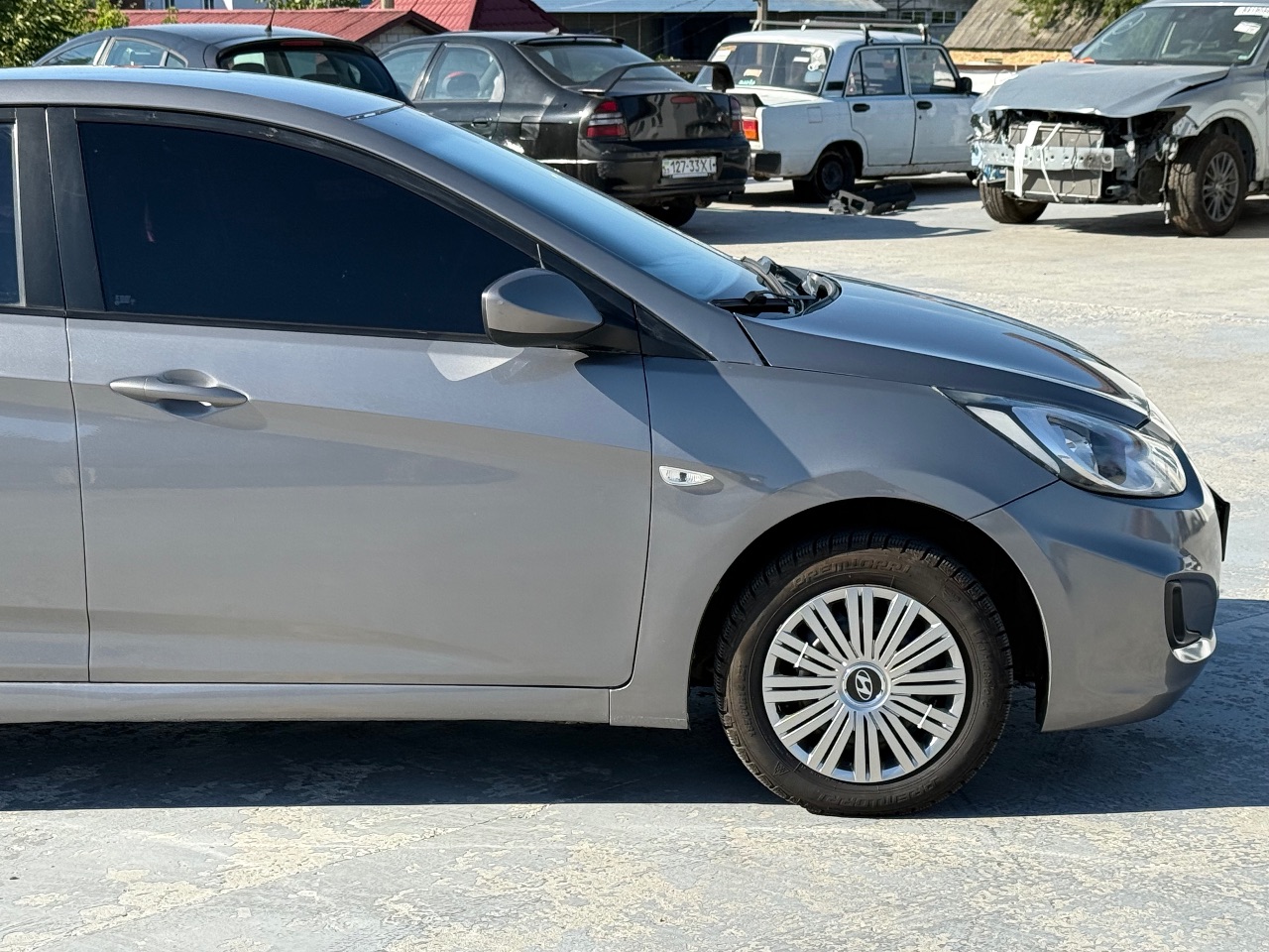 Hyundai Accent - фото 9