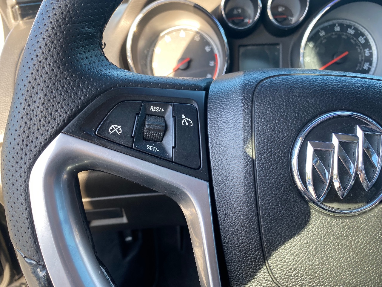 Buick Regal - фото 15