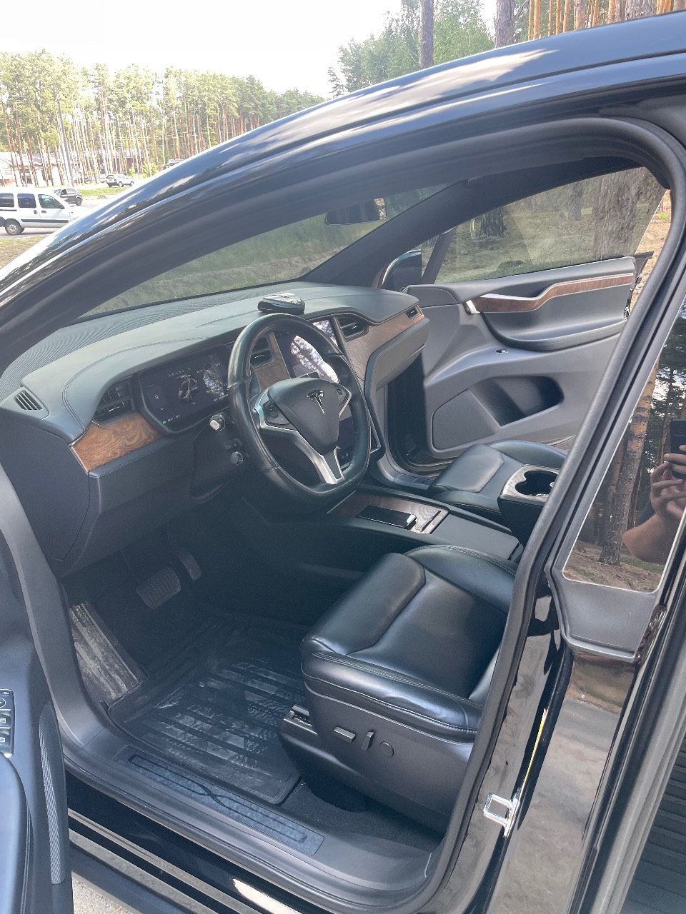 Tesla Model X - фото 11