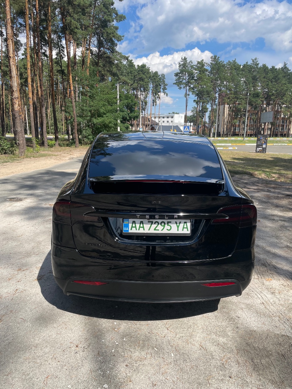 Tesla Model X - фото 9