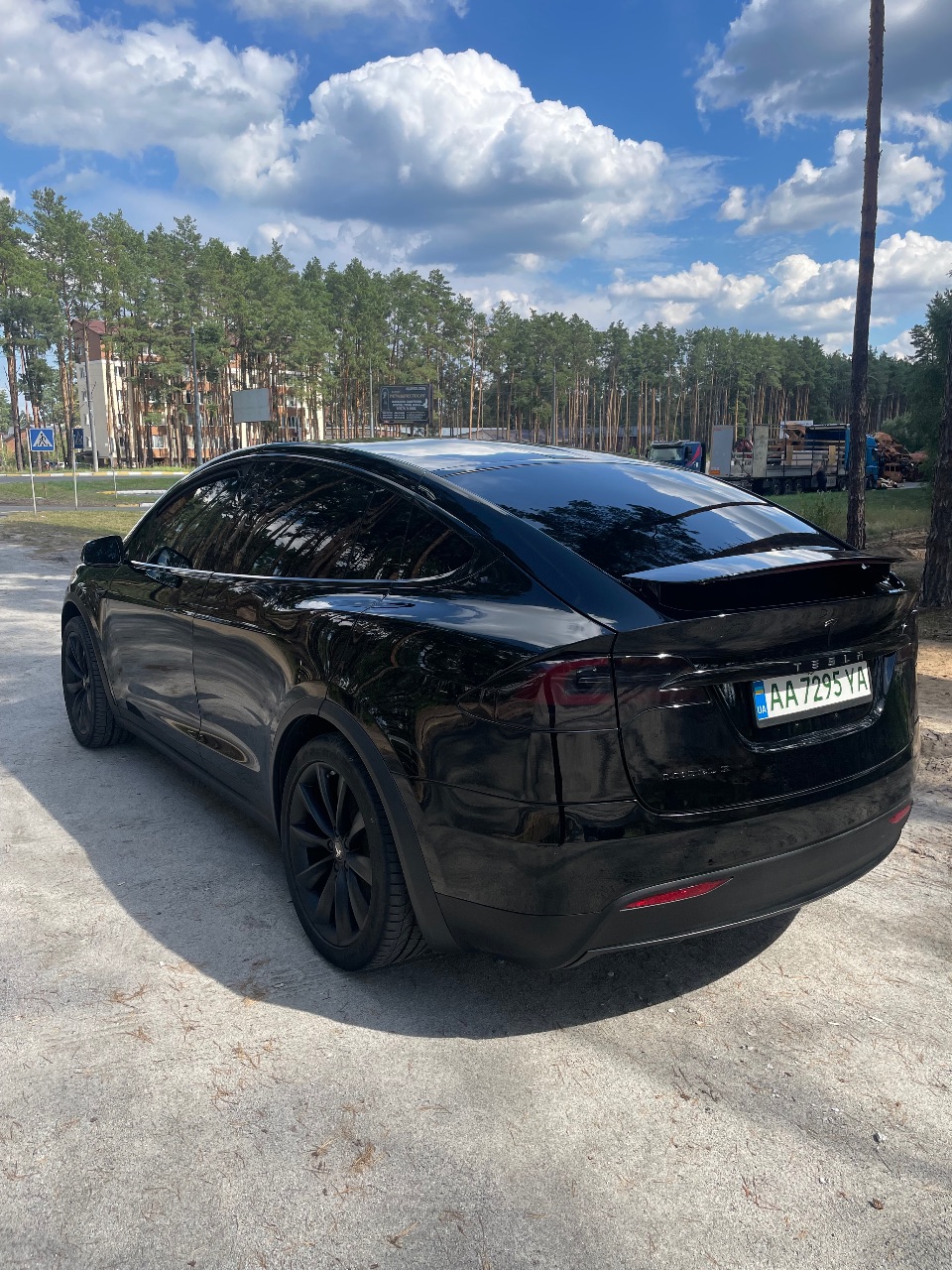 Tesla Model X - фото 7