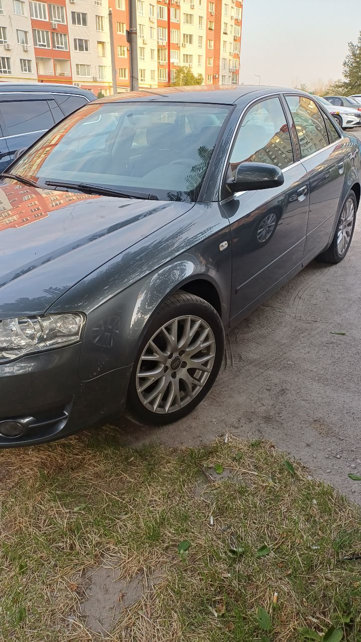 Audi A4 - фото 7