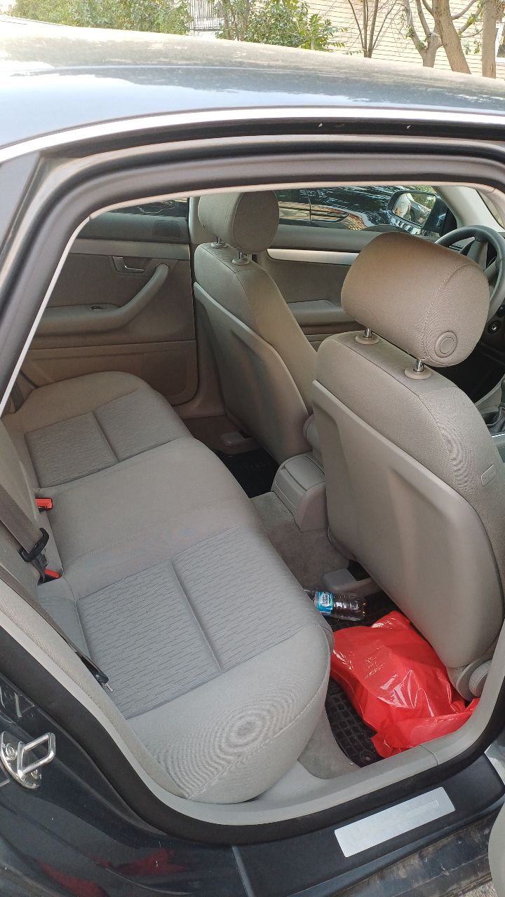 Audi A4 - фото 8