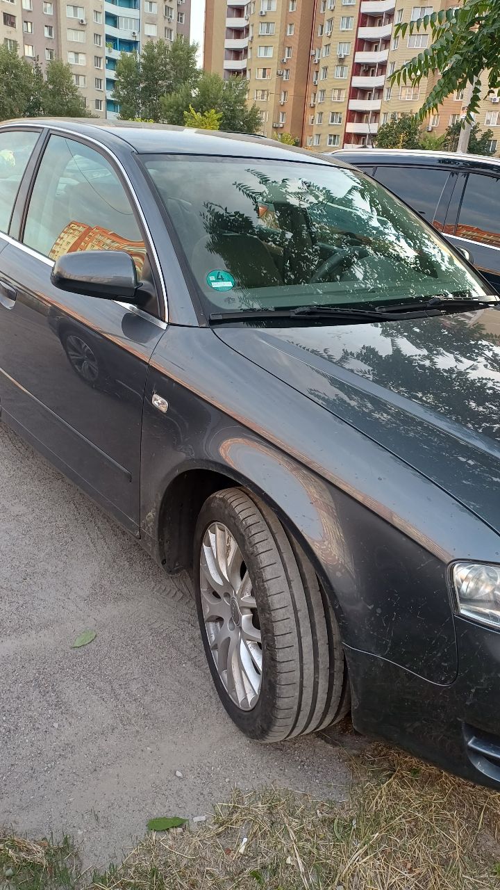 Audi A4 - фото 4
