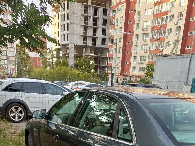 Audi A4 - зображення 2