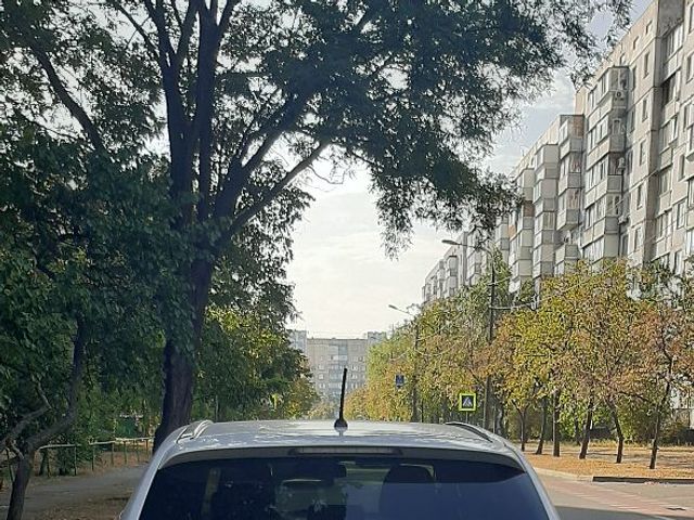 Toyota Avensis - фото 4