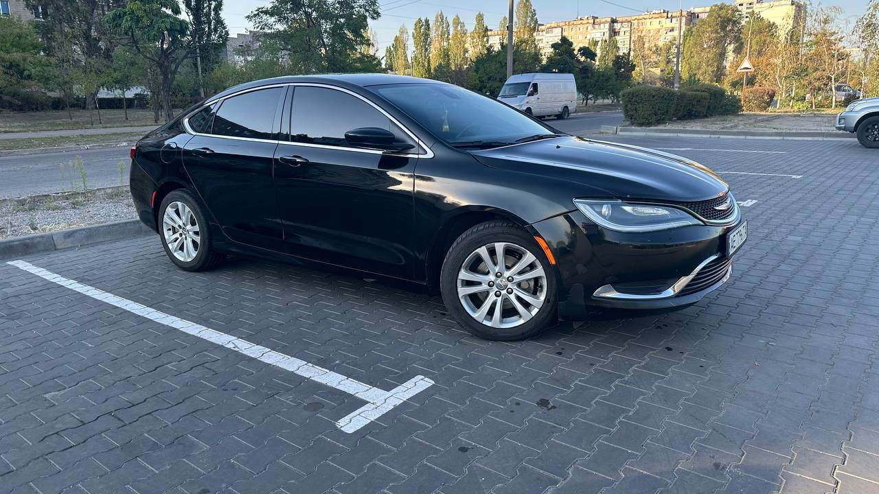 Chrysler 200 - фото 1