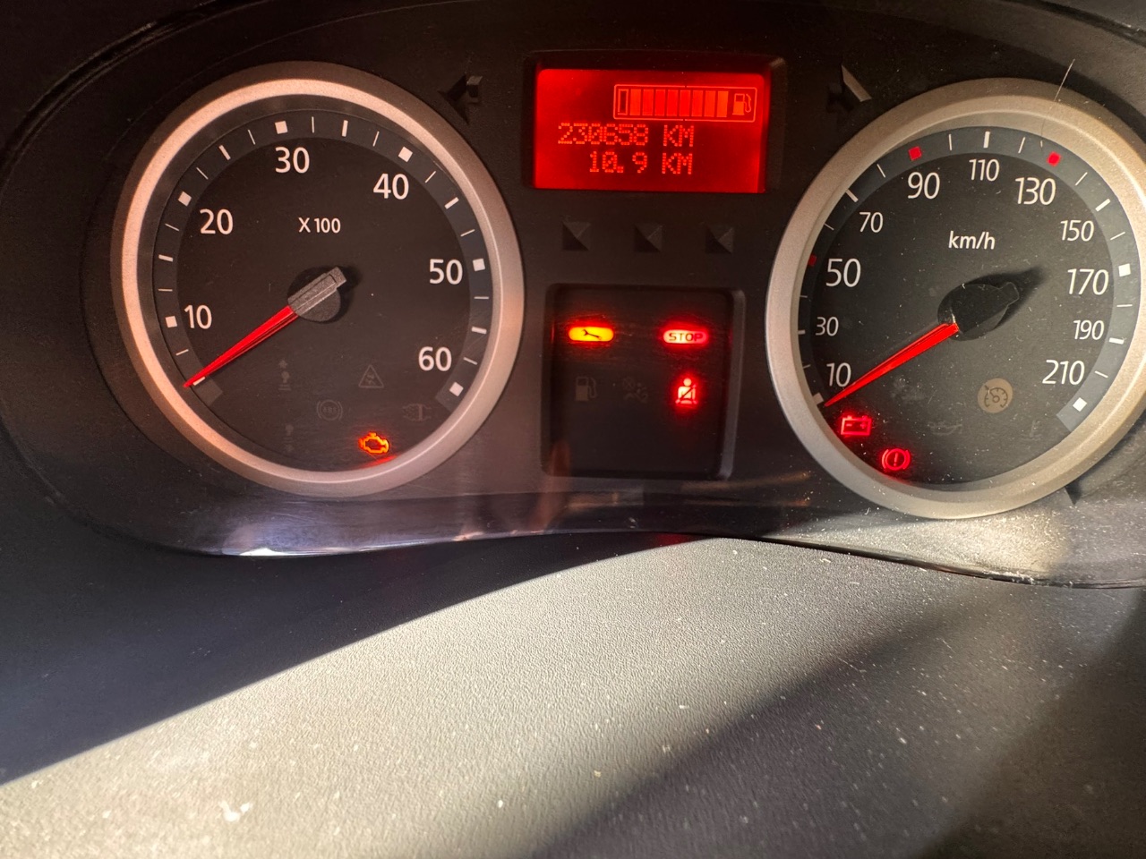 Renault Trafic - фото 4