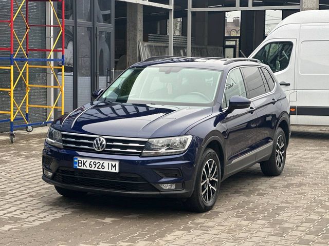 Volkswagen Tiguan - фото 2