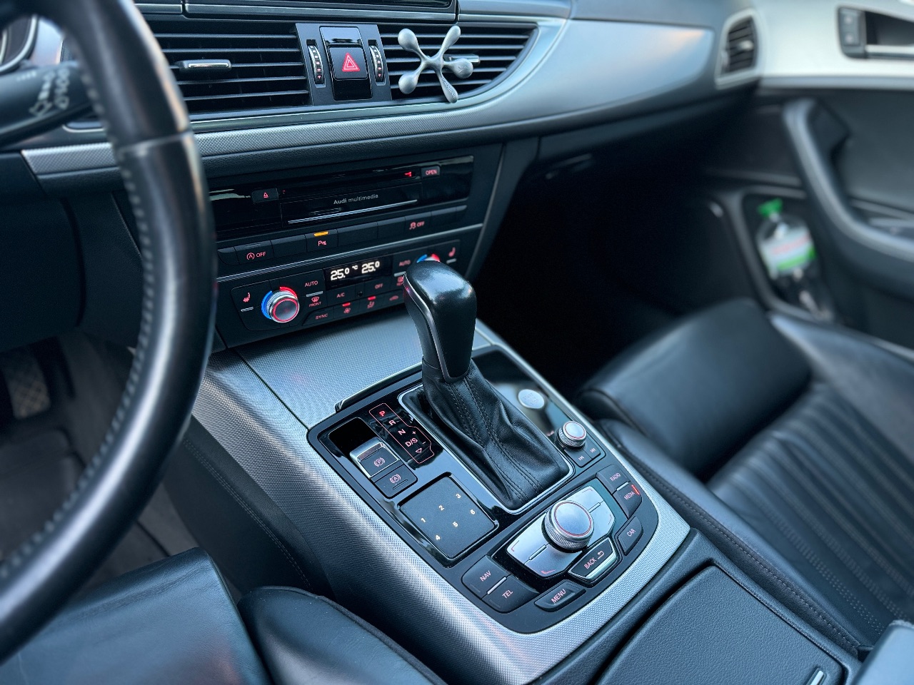 Audi A6 - фото 8