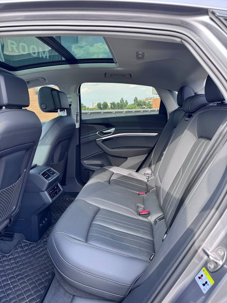 Audi e-tron Sportback - фото 22