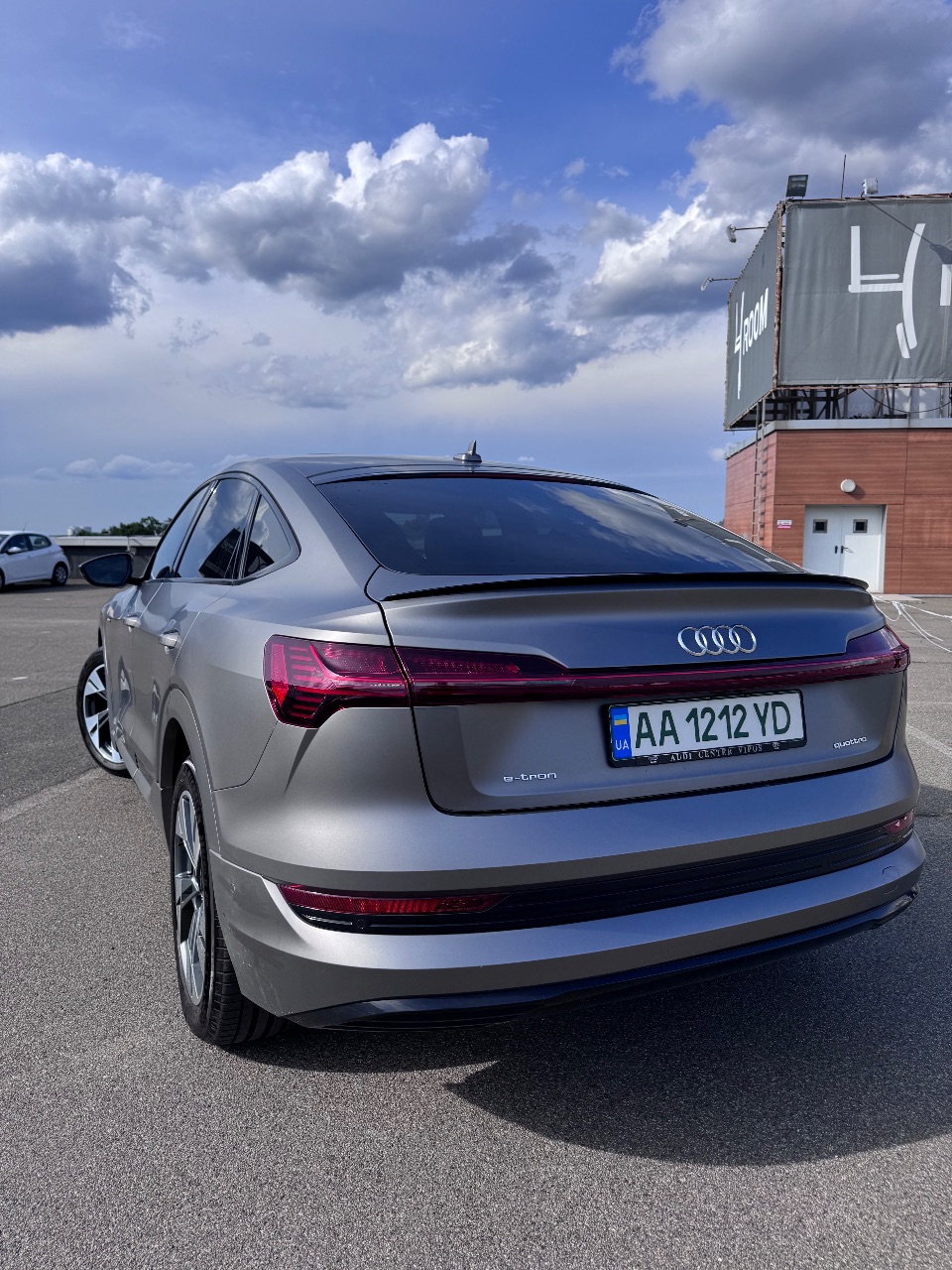 Audi e-tron Sportback - фото 3
