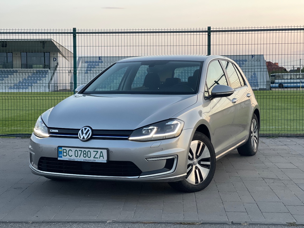 Volkswagen Golf - фото 1