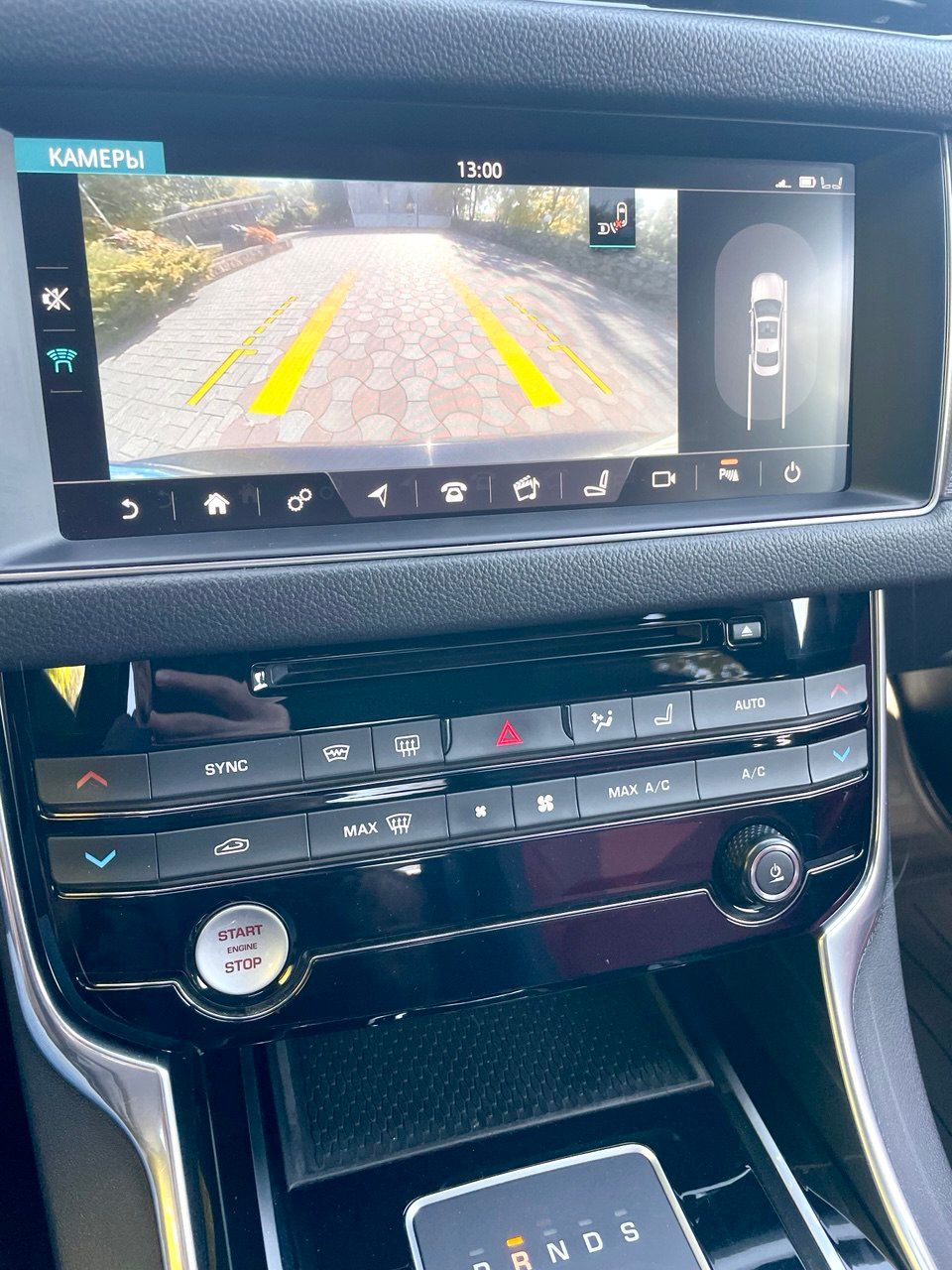 Jaguar XF - фото 9