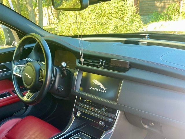 Jaguar XF - зображення 3