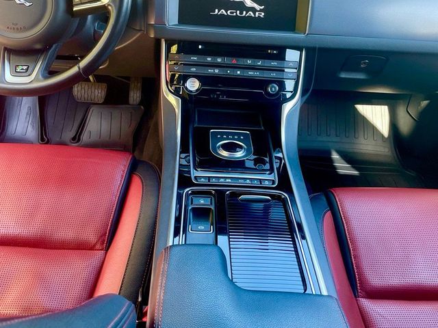 Jaguar XF - зображення 4