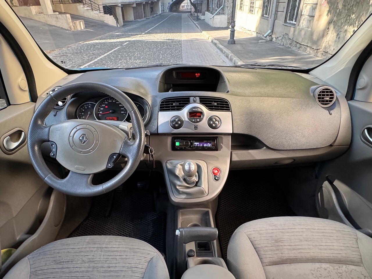 Renault Kangoo - фото 11