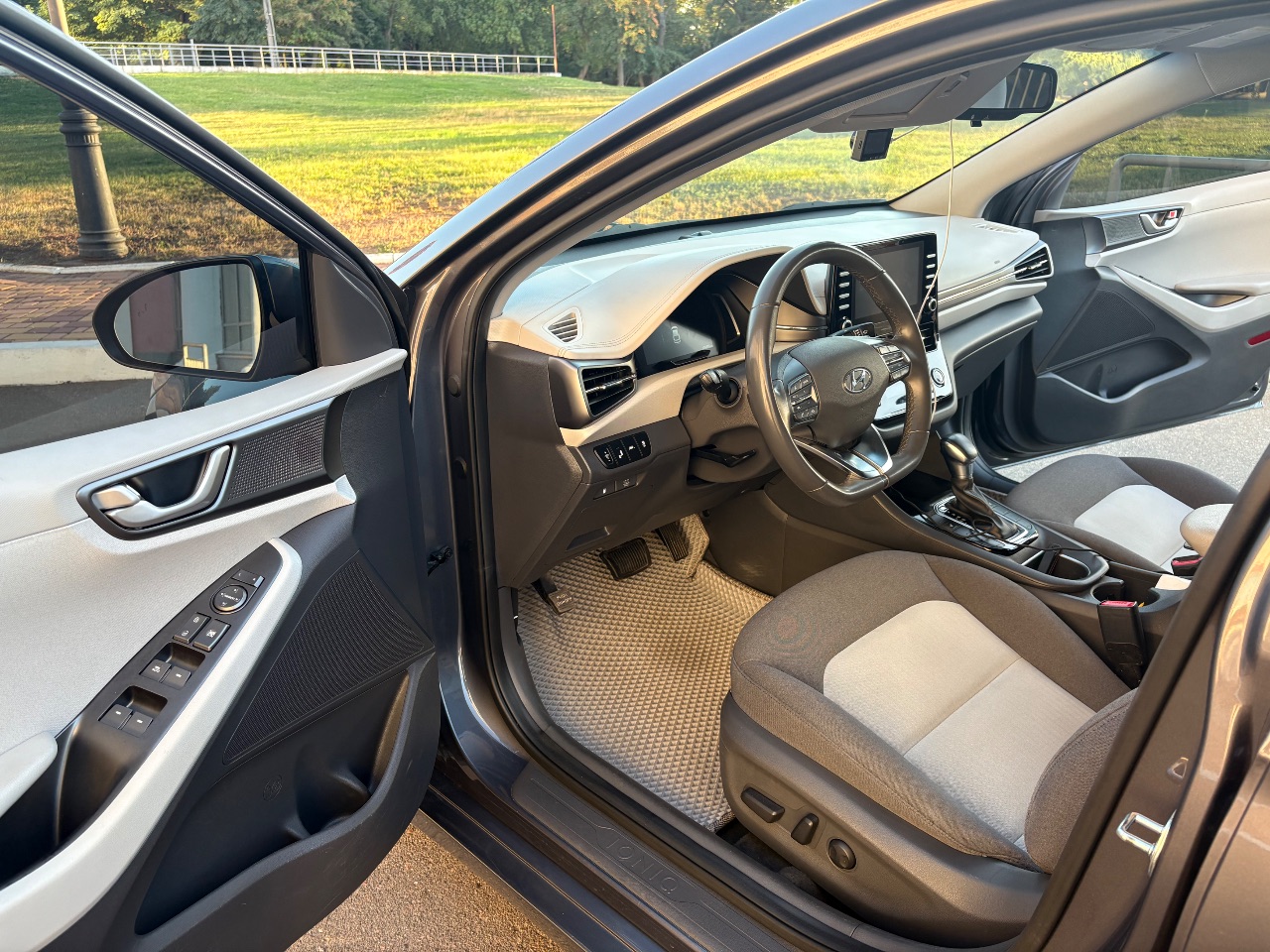 Hyundai IONIQ - фото 4