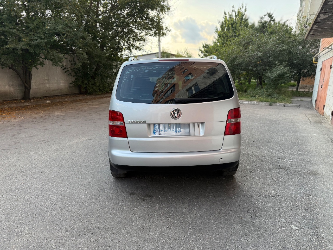 Volkswagen Touran - фото 6