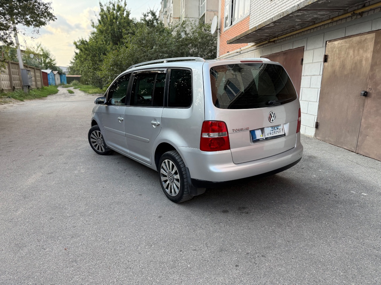 Volkswagen Touran - фото 5