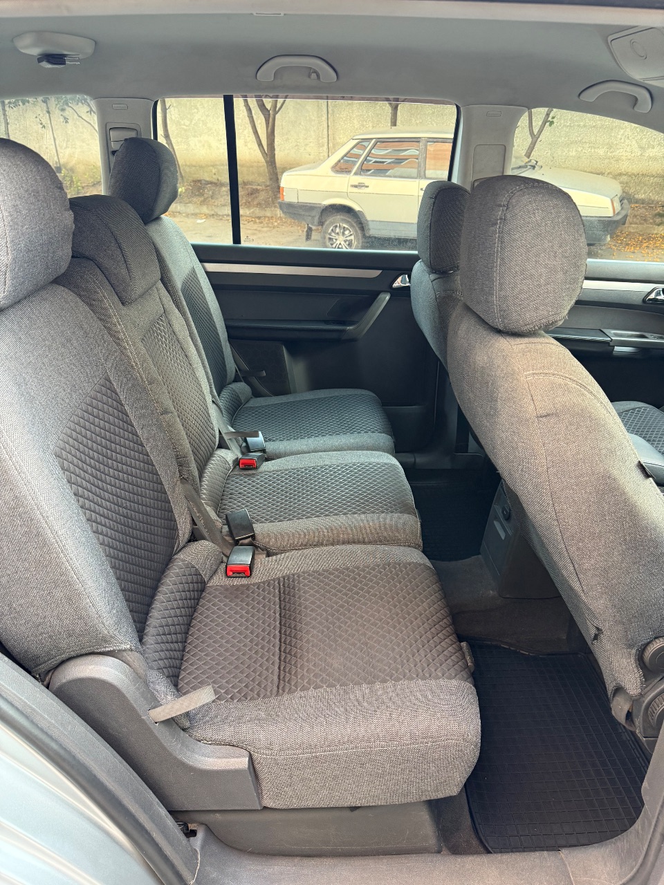 Volkswagen Touran - фото 11