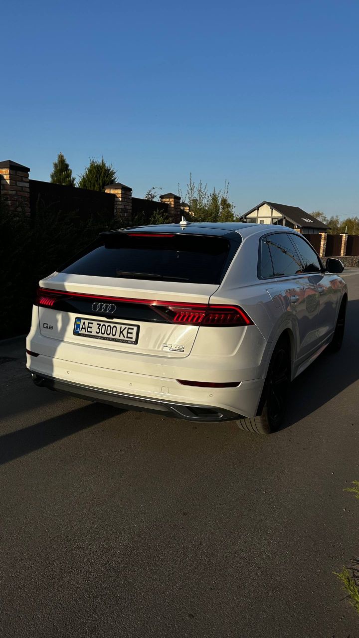 Audi Q8 - фото 18