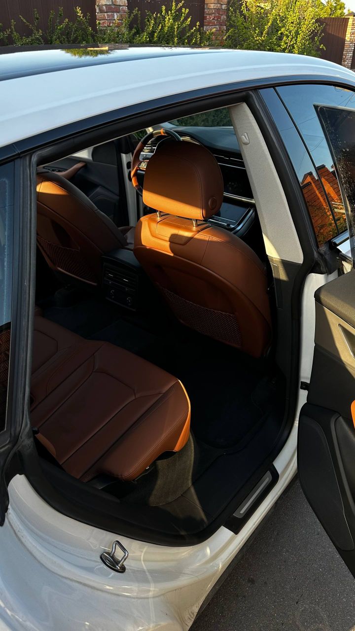 Audi Q8 - фото 7