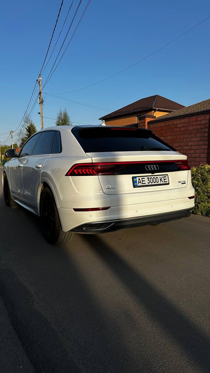 Audi Q8 - фото 5